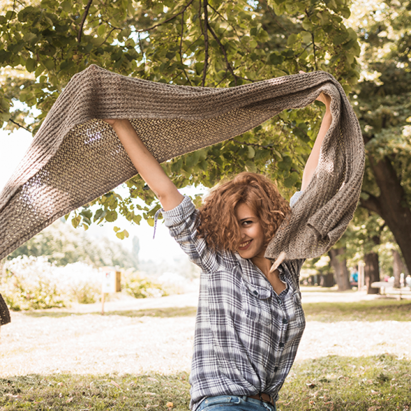 The Sound of Style: How Fabric Shapes Atmosphere Through Movement